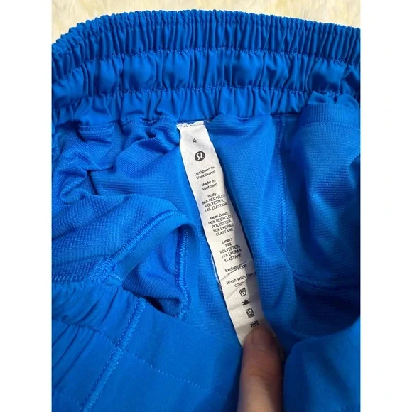 Lululemon | Hotty Hot Shorts | Size 4 - Picture 6 of 8